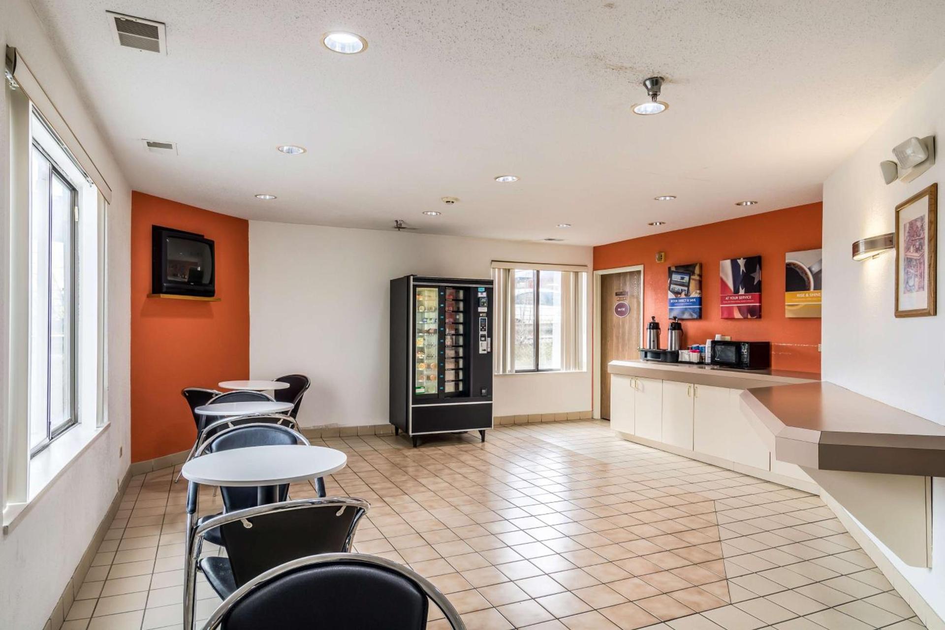 Motel 6-Harvey, IL photo 28