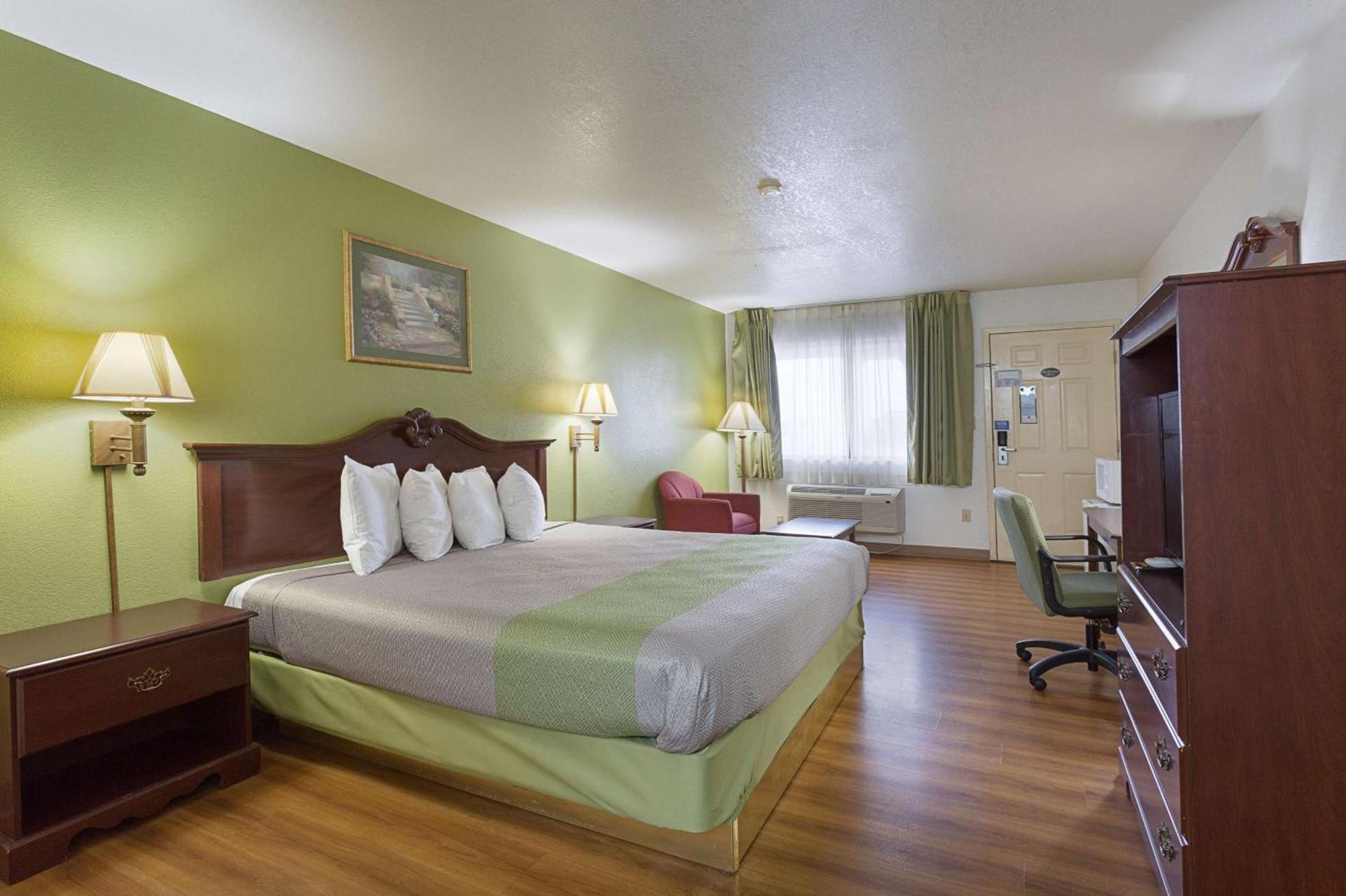 Rodeway Inn Santa Rosa photo 35