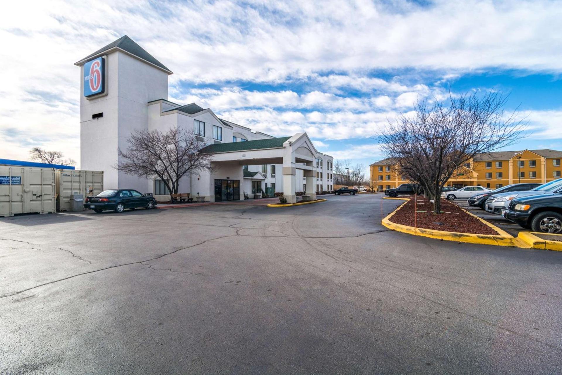 Motel 6-Harvey, IL photo 1