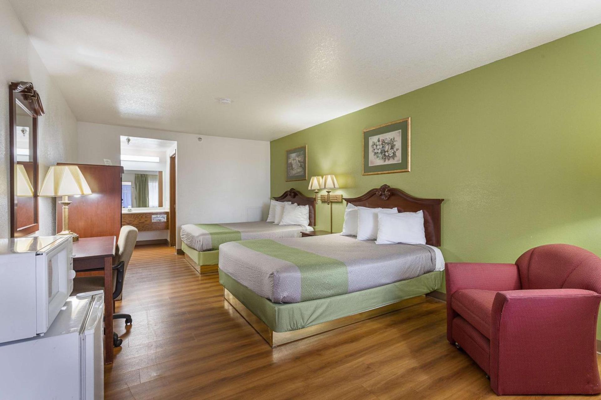 Rodeway Inn Santa Rosa photo 31