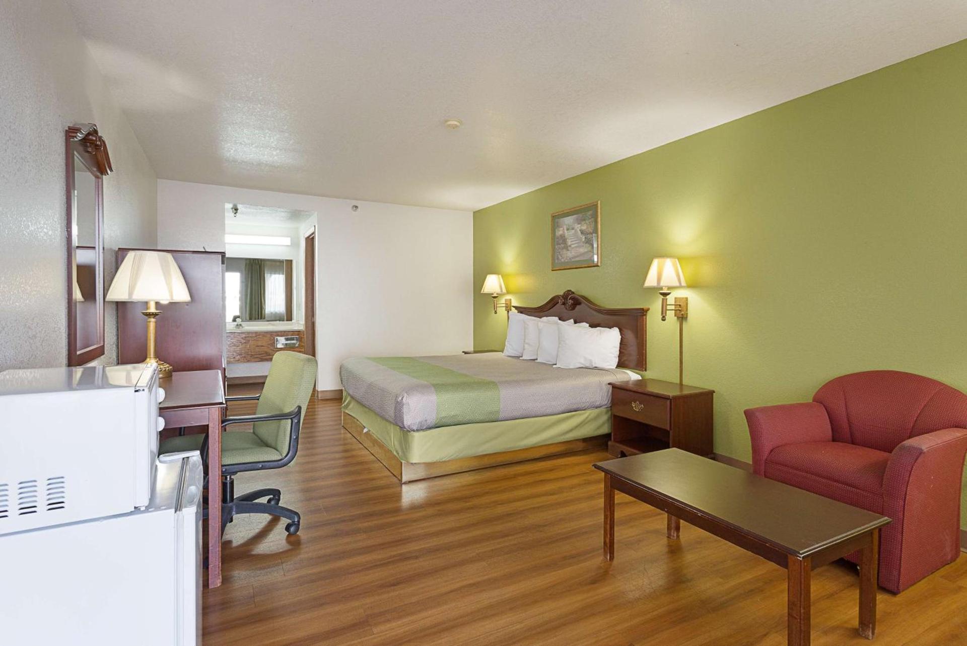 Rodeway Inn Santa Rosa photo 32