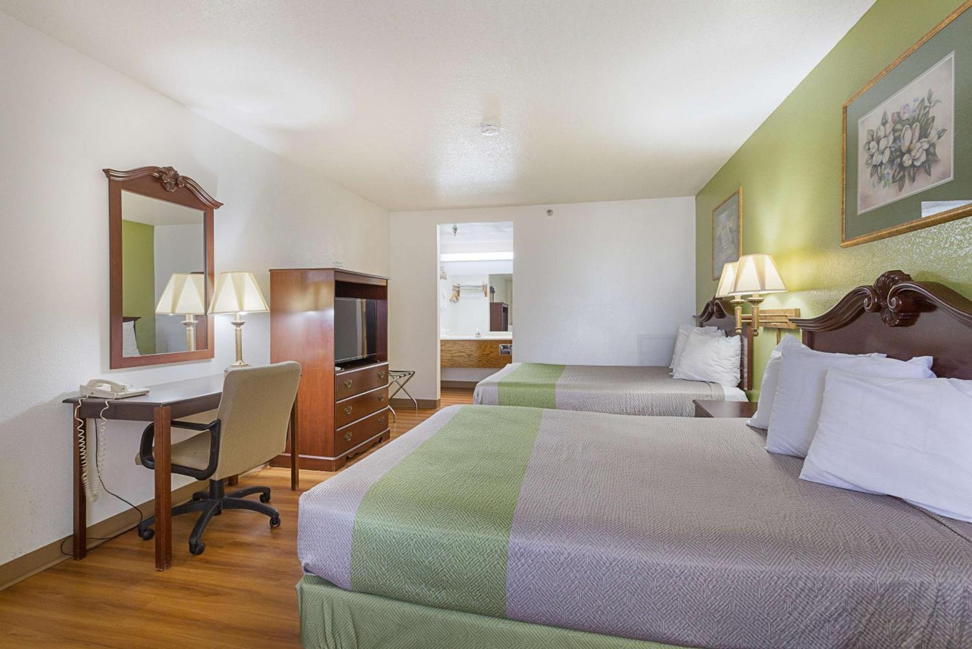 Rodeway Inn Santa Rosa photo 29
