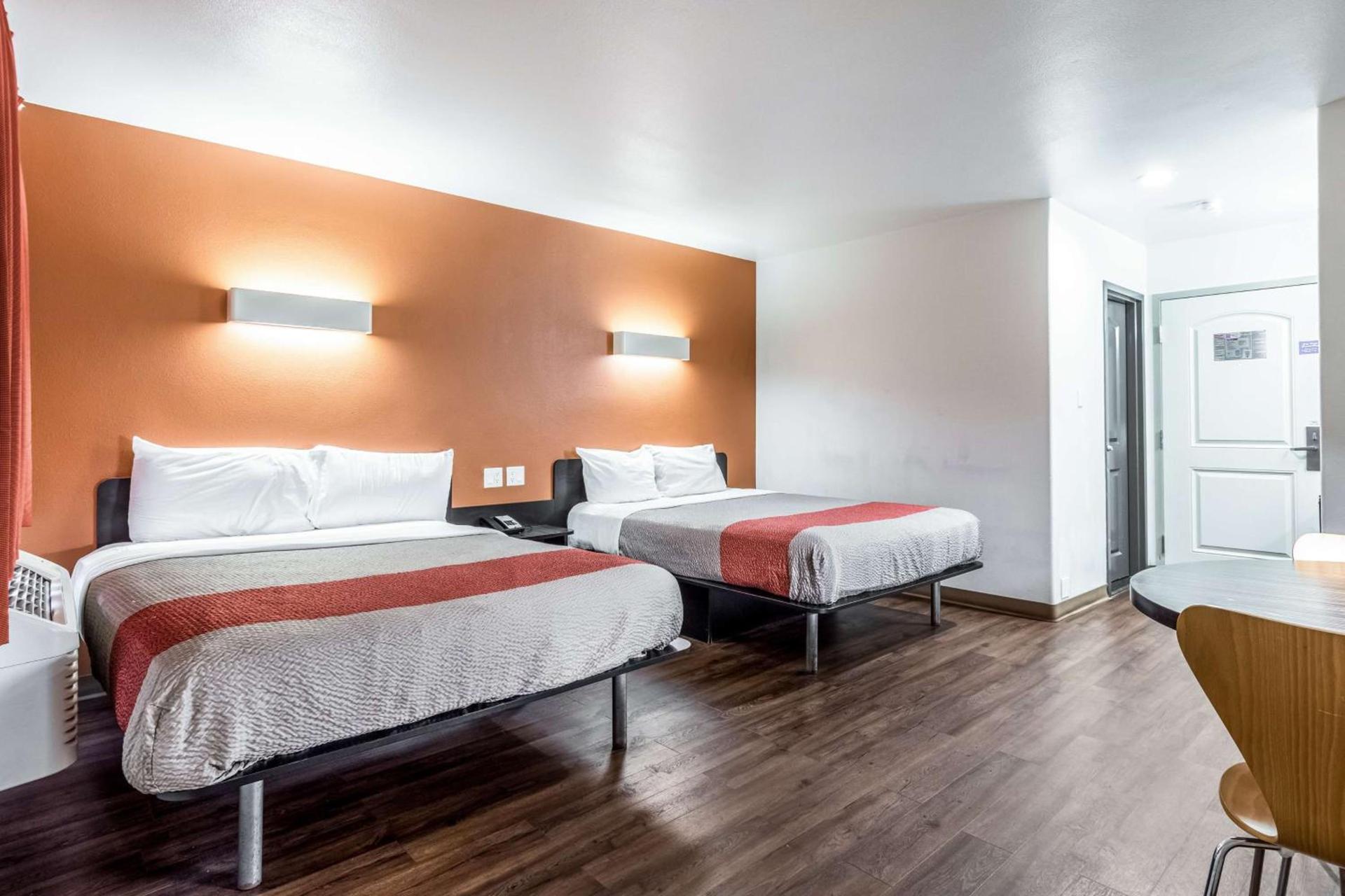 Motel 6-Oceanside, CA, Marina photo 66