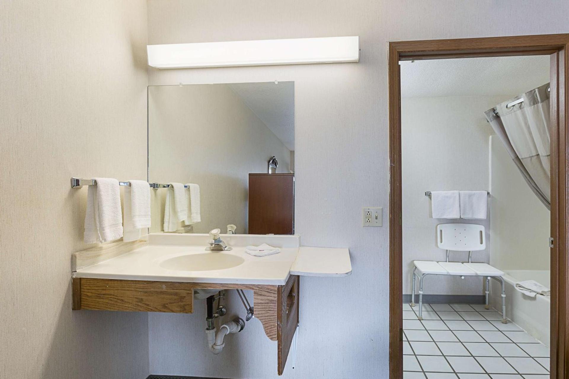 Rodeway Inn Santa Rosa photo 25