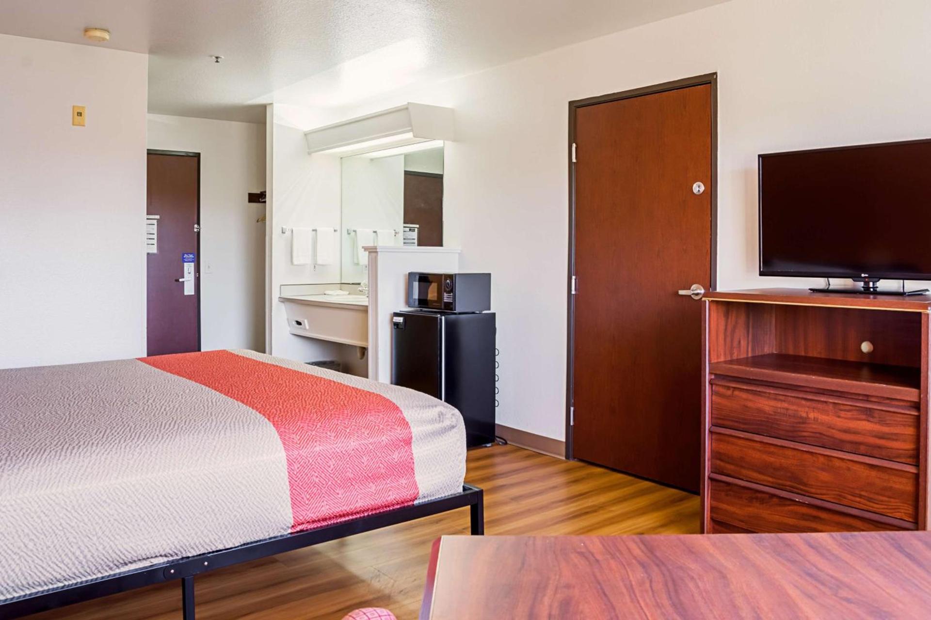 Motel 6-Newport, OR photo 40