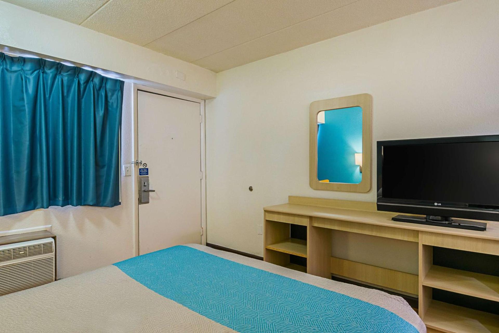 Motel 6-Knoxville, TN - North photo 11