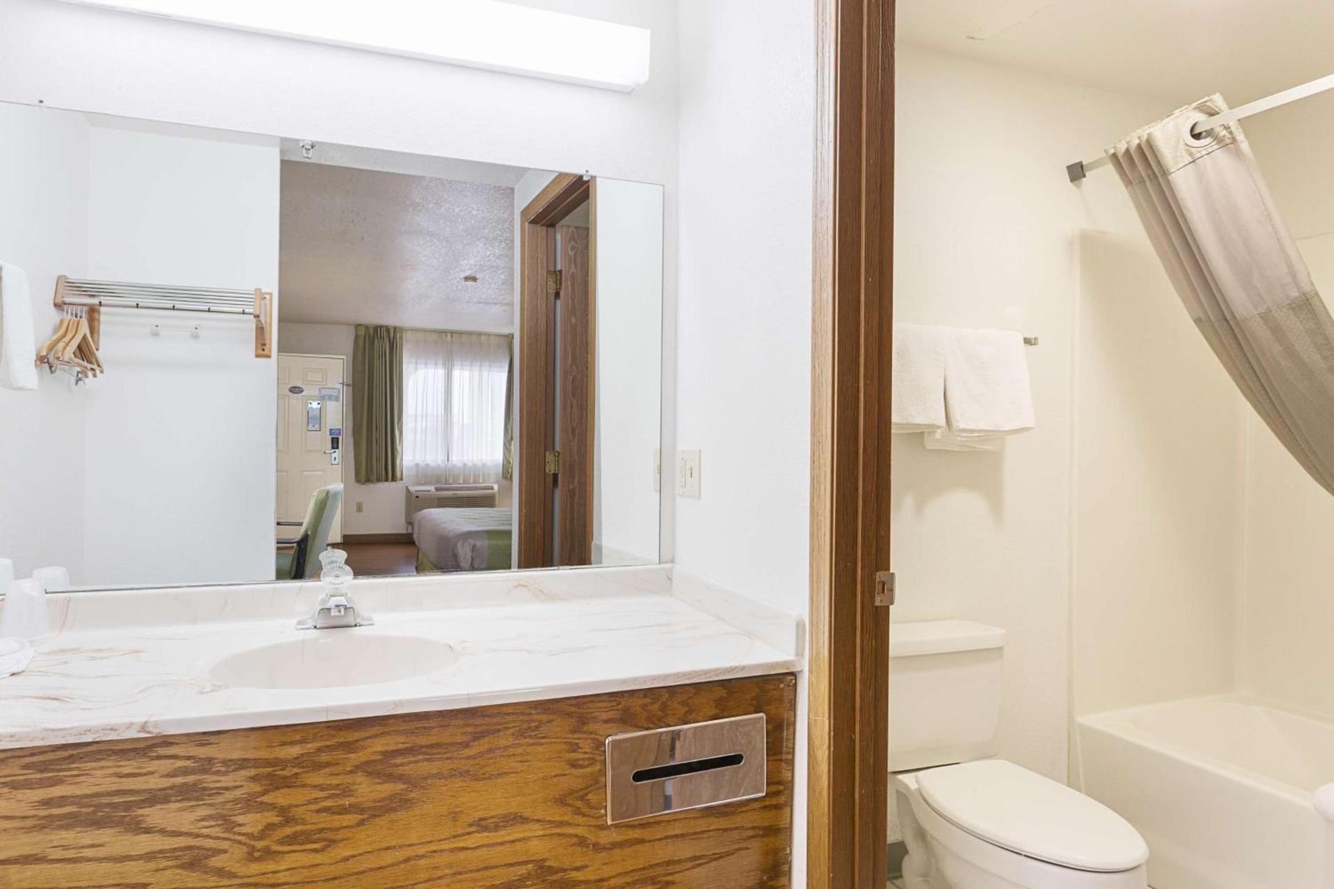 Rodeway Inn Santa Rosa photo 16