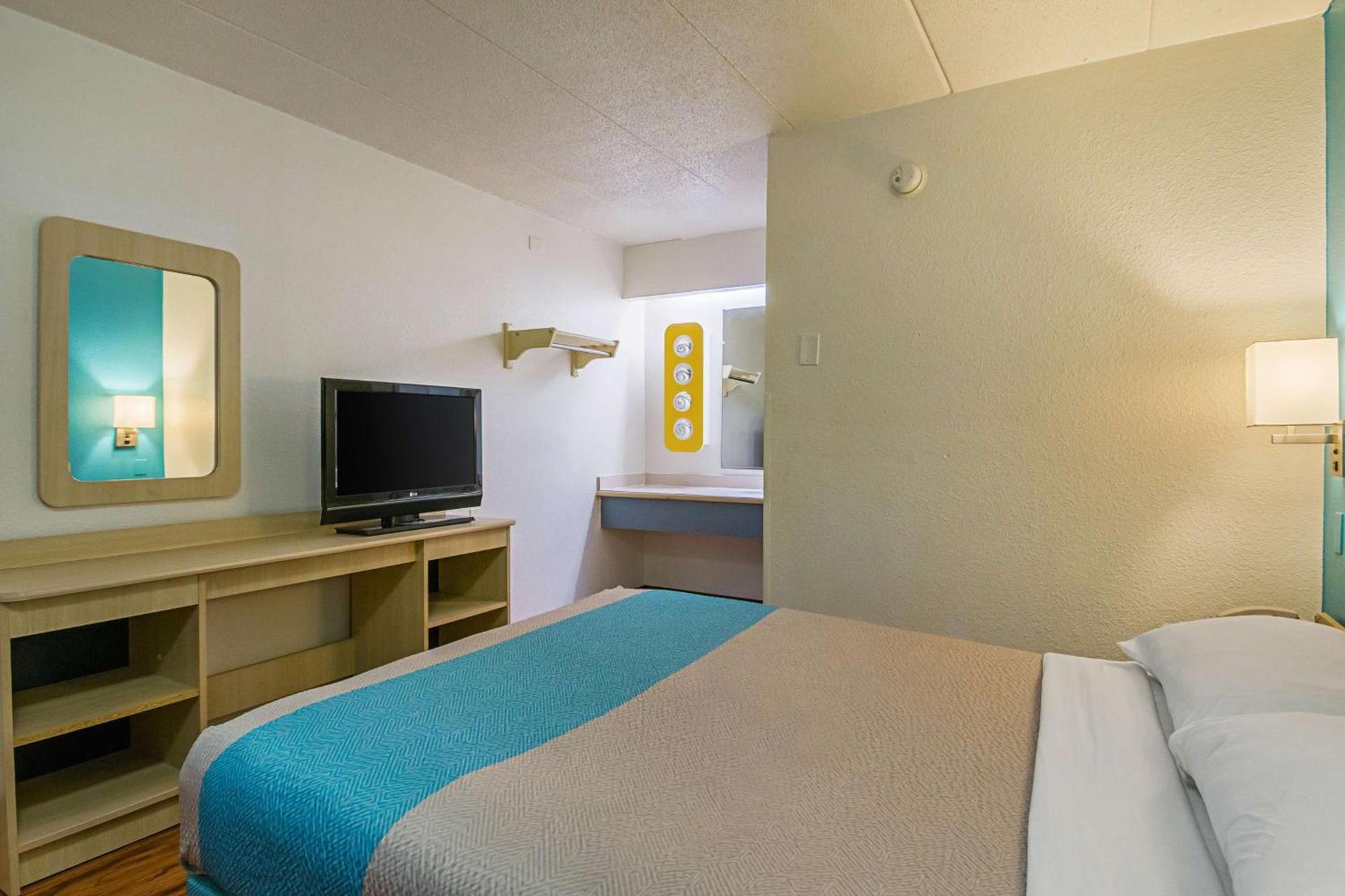 Motel 6-Knoxville, TN - North photo 12