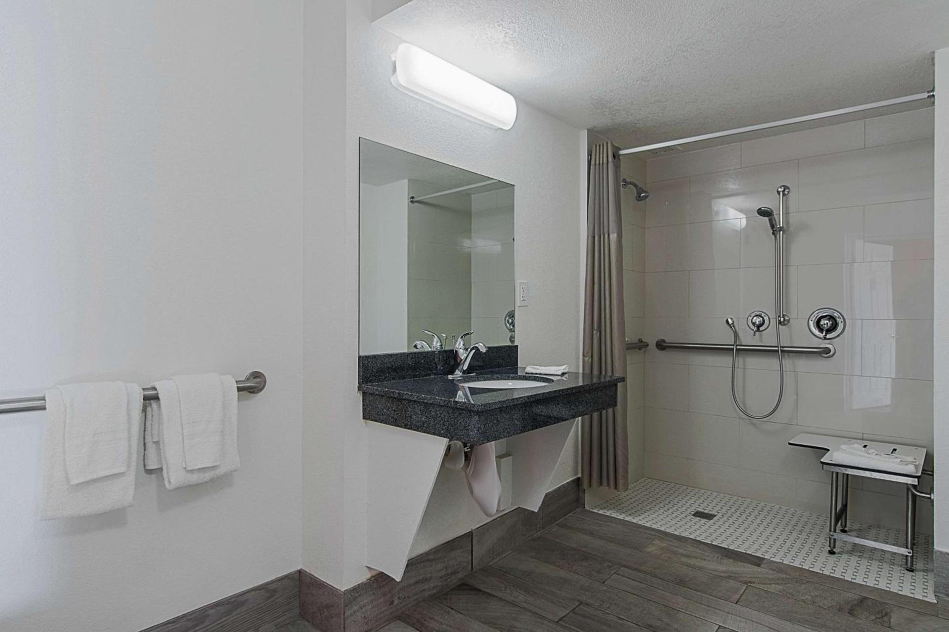 Motel 6 Atlanta GA Atlanta Airport Virginia Ave photo 60