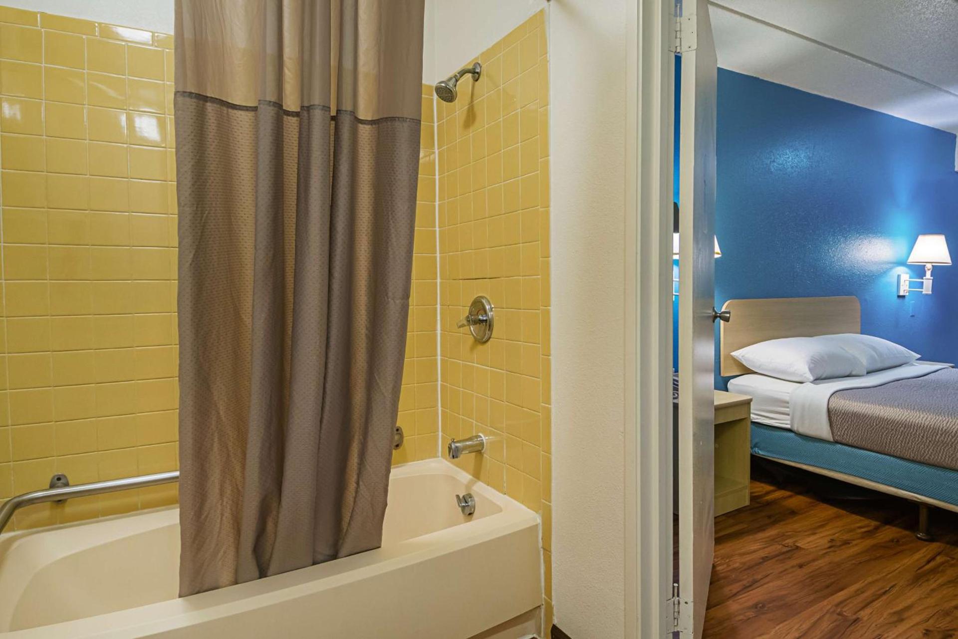 Motel 6-Knoxville, TN - North photo 20