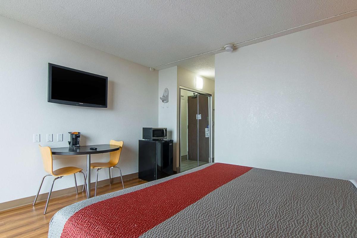 Motel 6 Atlanta GA Atlanta Airport Virginia Ave photo 54