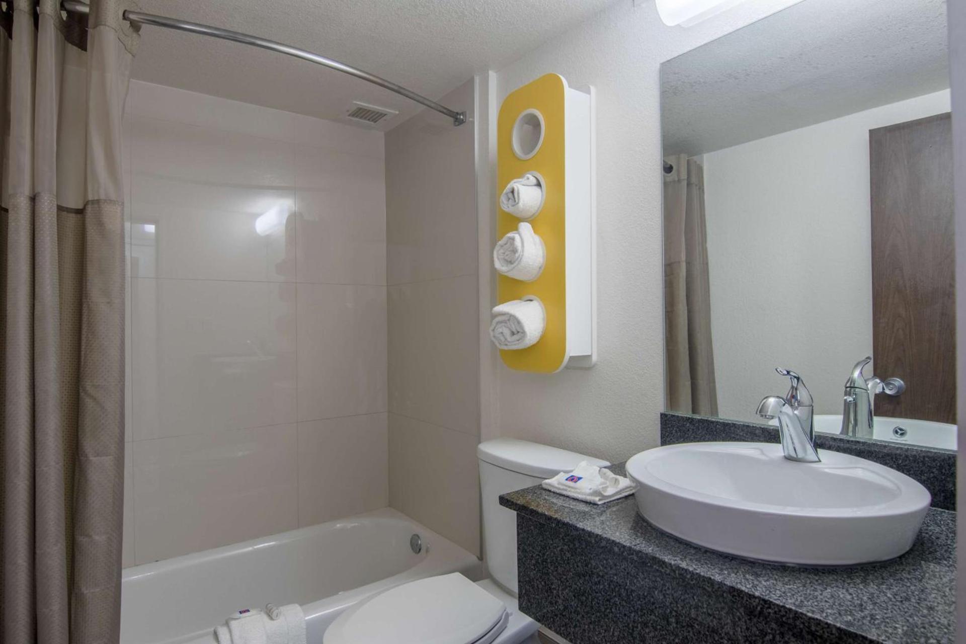 Motel 6 Atlanta GA Atlanta Airport Virginia Ave photo 52