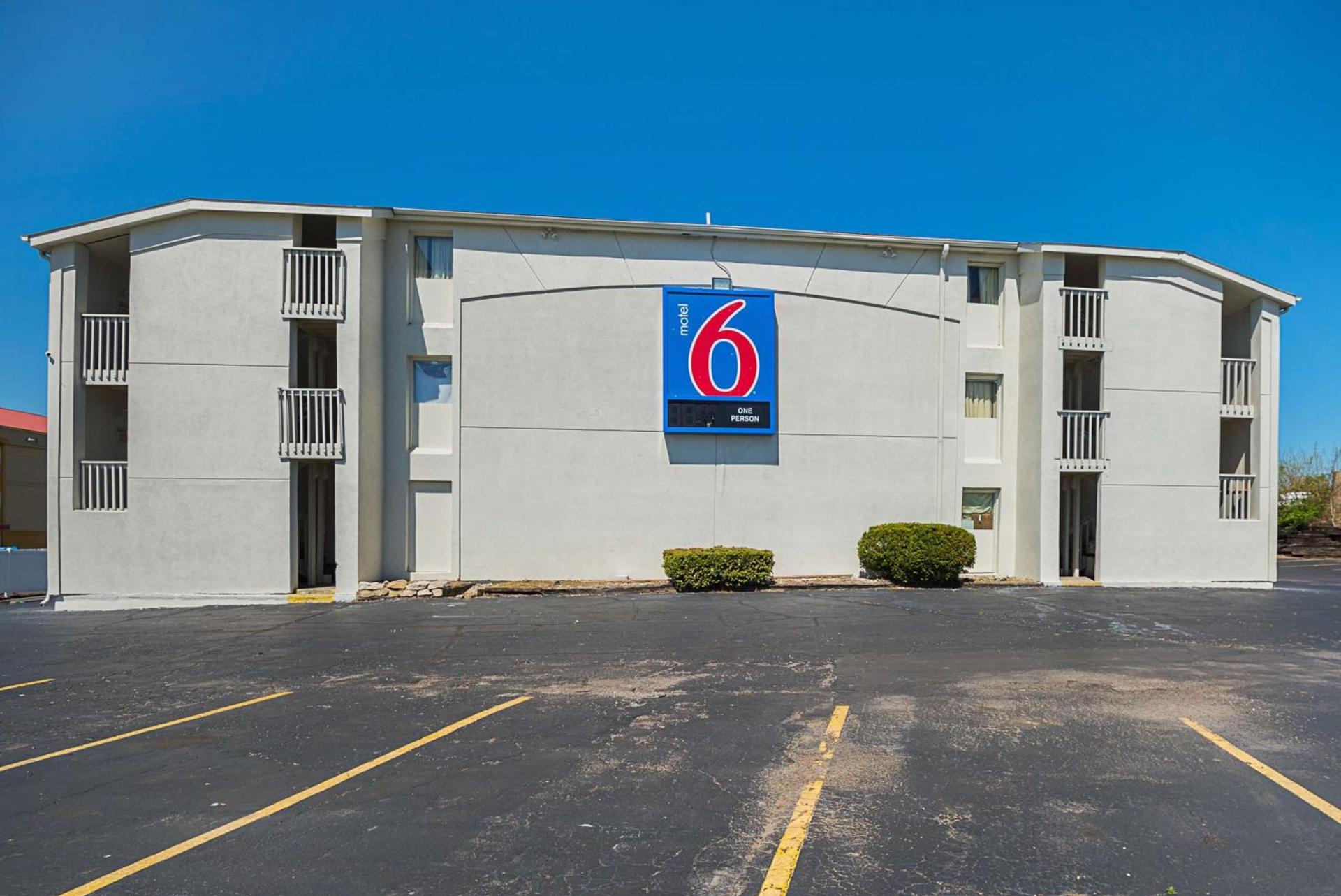 Motel 6-Blue Springs, MO photo 3