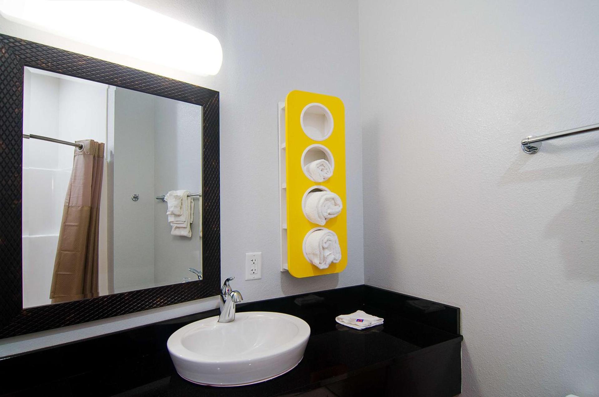 Motel 6-Midland, TX photo 21