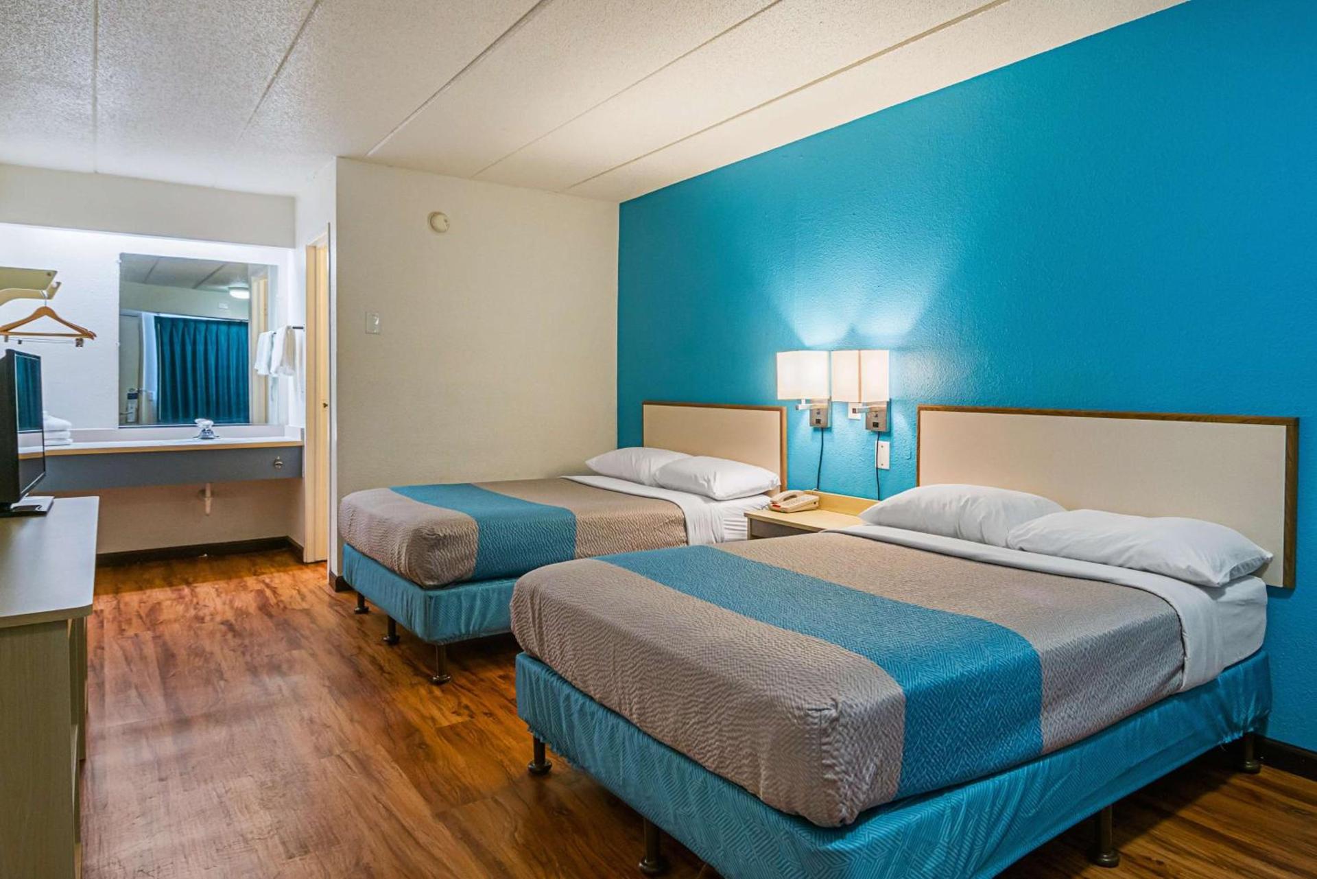 Motel 6-Knoxville, TN - North photo 5