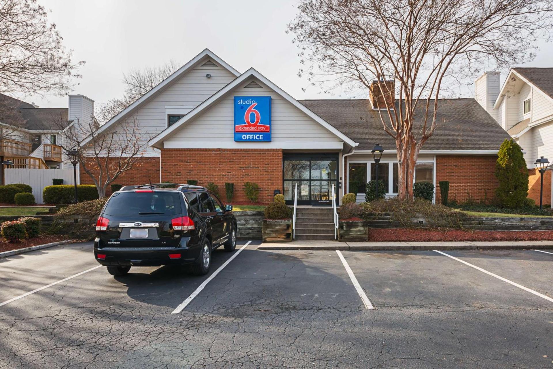 Studio 6 Extended Stay - Greensboro, NC photo 1