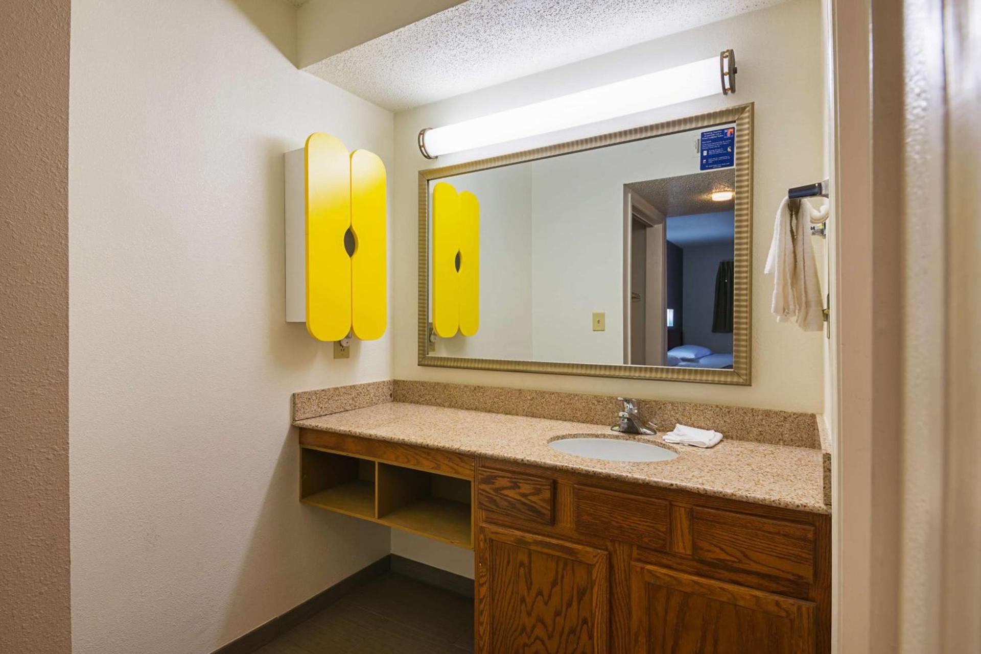 Studio 6 Extended Stay - Greensboro, NC photo 17