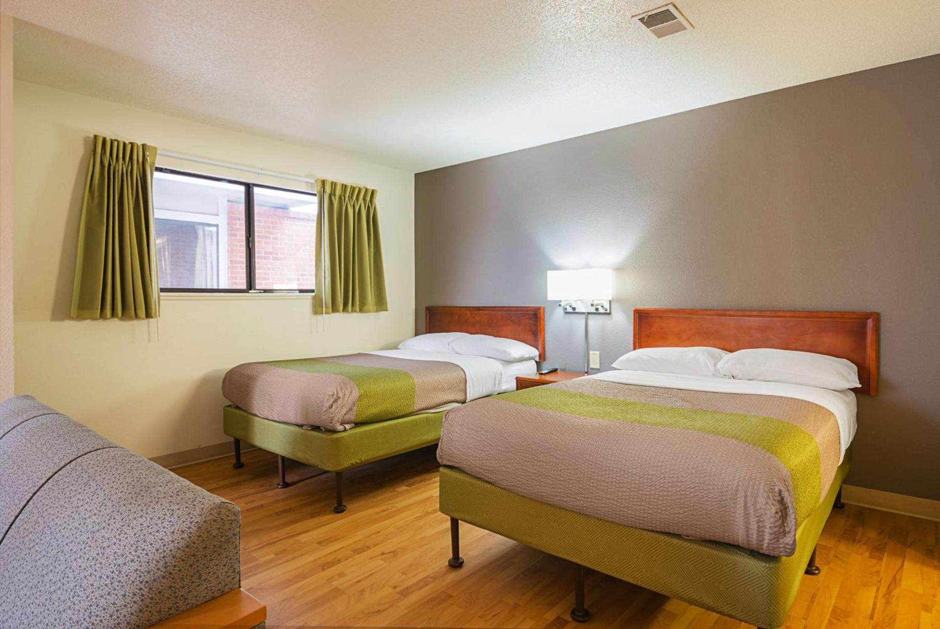 Studio 6 Extended Stay - Greensboro, NC photo 11
