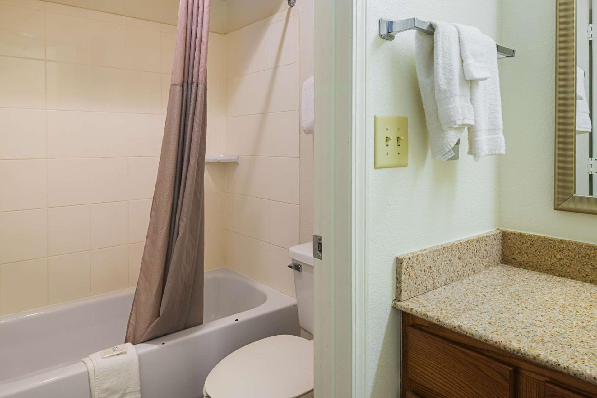 Studio 6 Extended Stay - Greensboro, NC photo 15