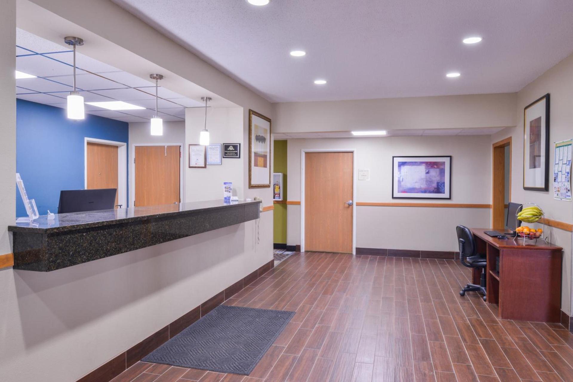 Regency Inn Geneseo IL photo 4