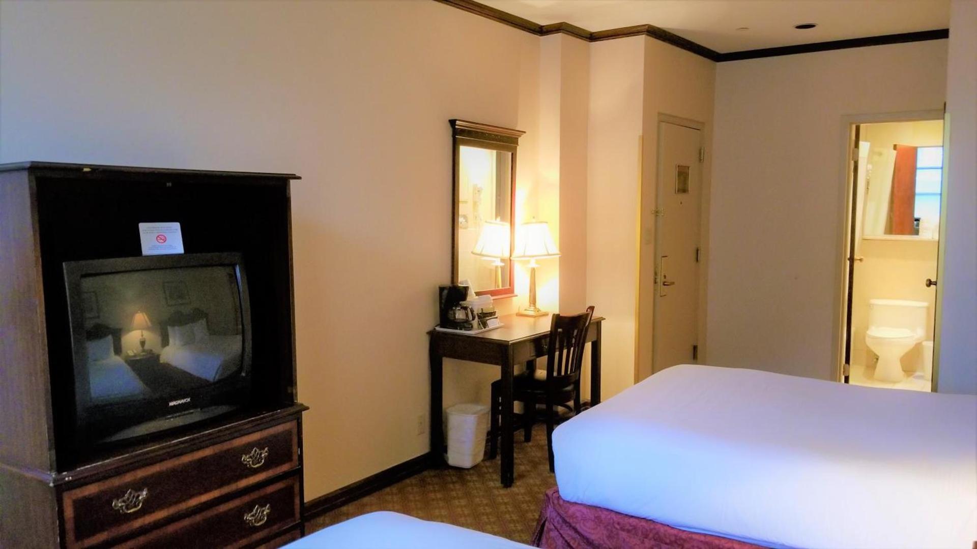 Night Hotel Broadway photo 68