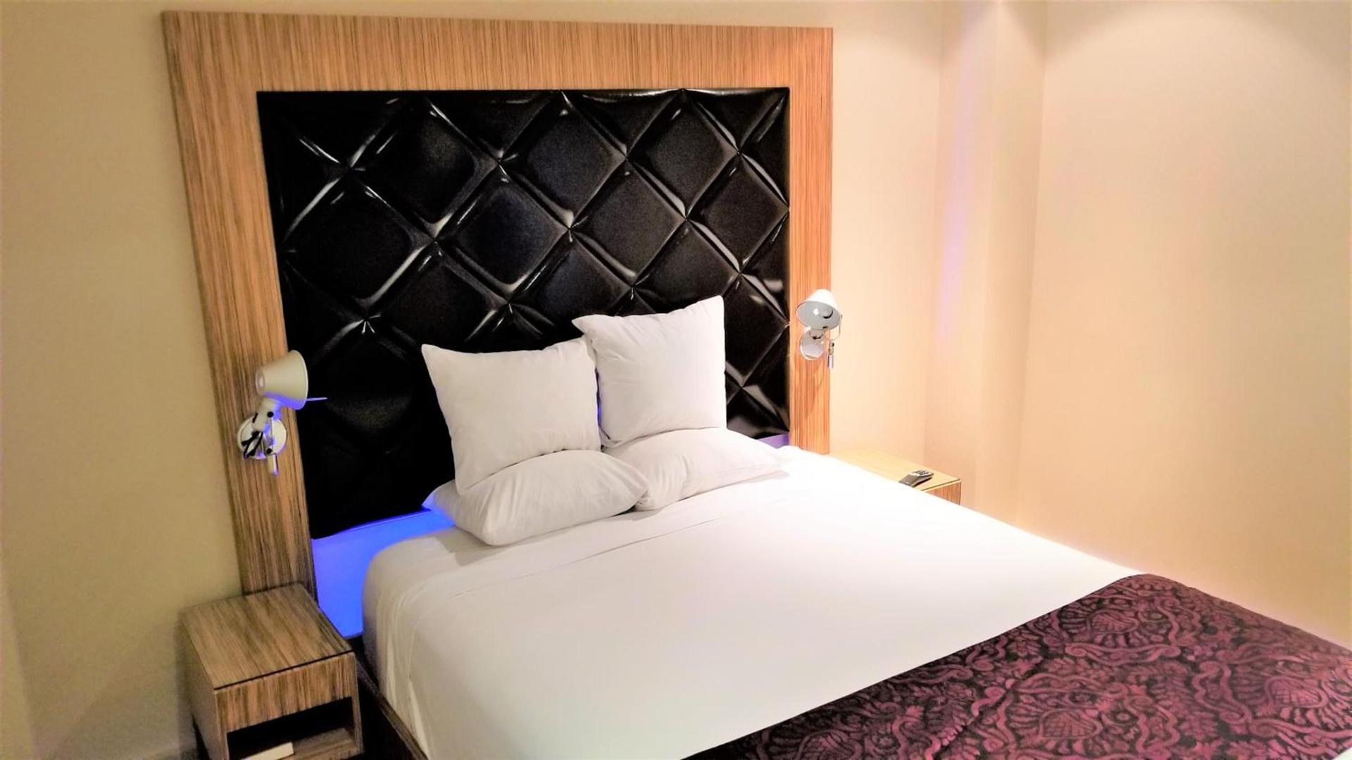 Night Hotel Broadway photo 25