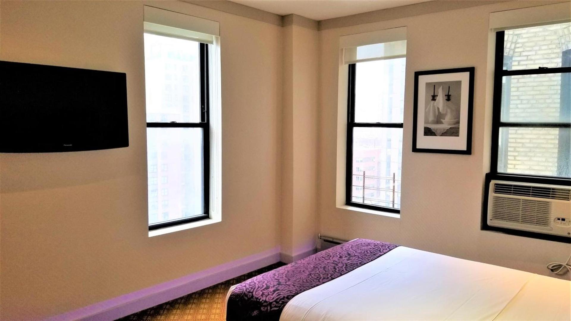 Night Hotel Broadway photo 41