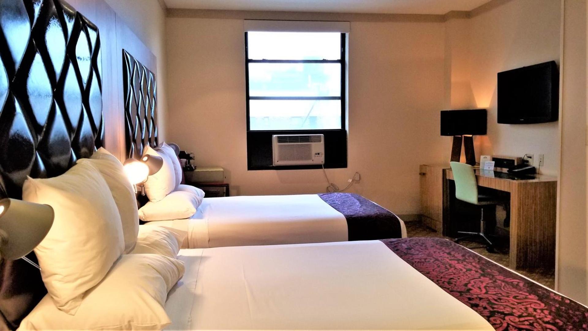 Night Hotel Broadway photo 33