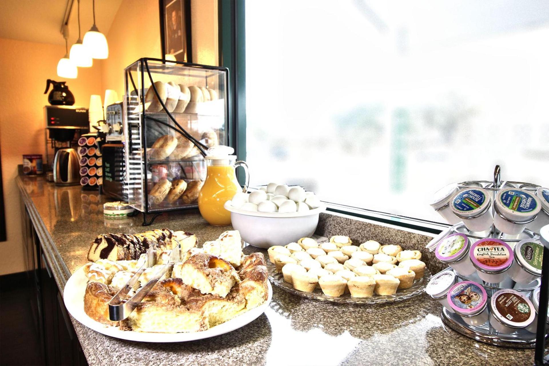 Peach Tree Inn & Suites photo 62