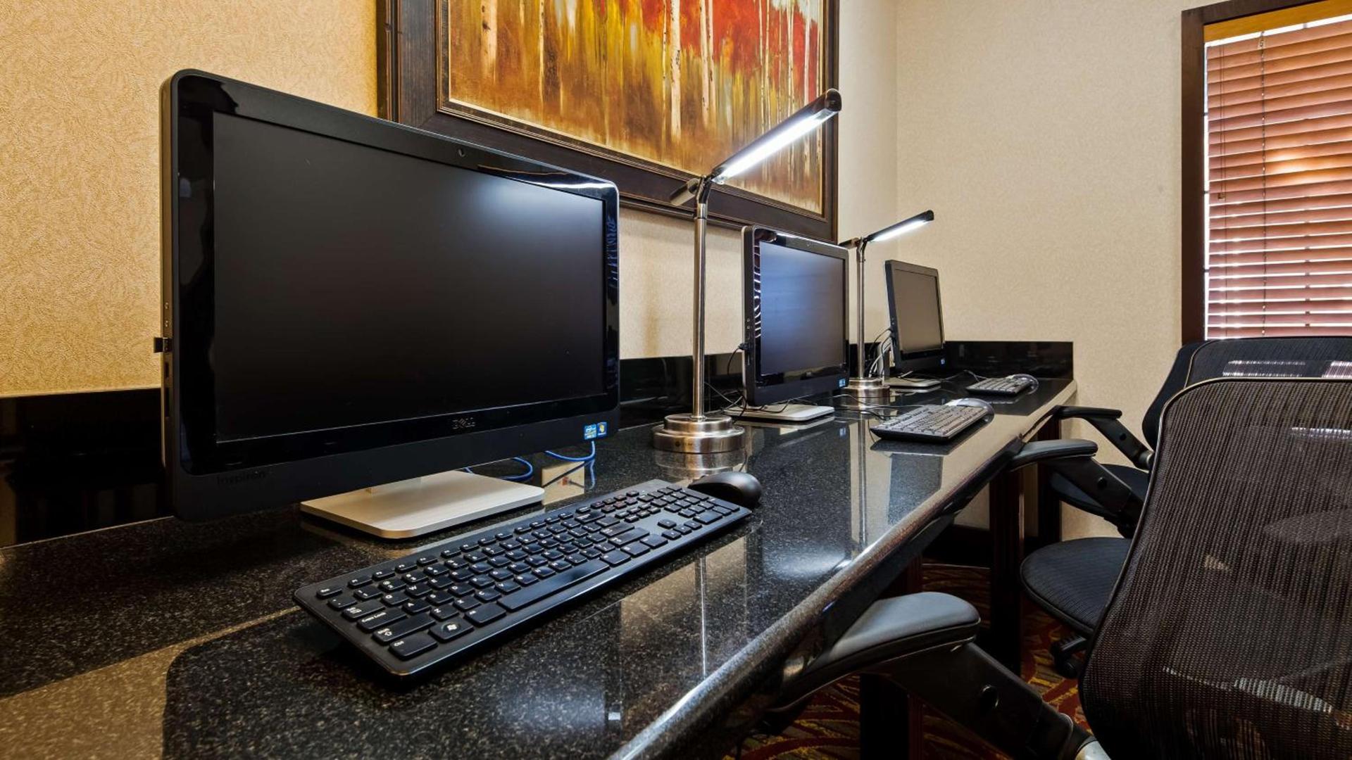 Wyndham Tucson Airport Hotel & Conference Center photo 7
