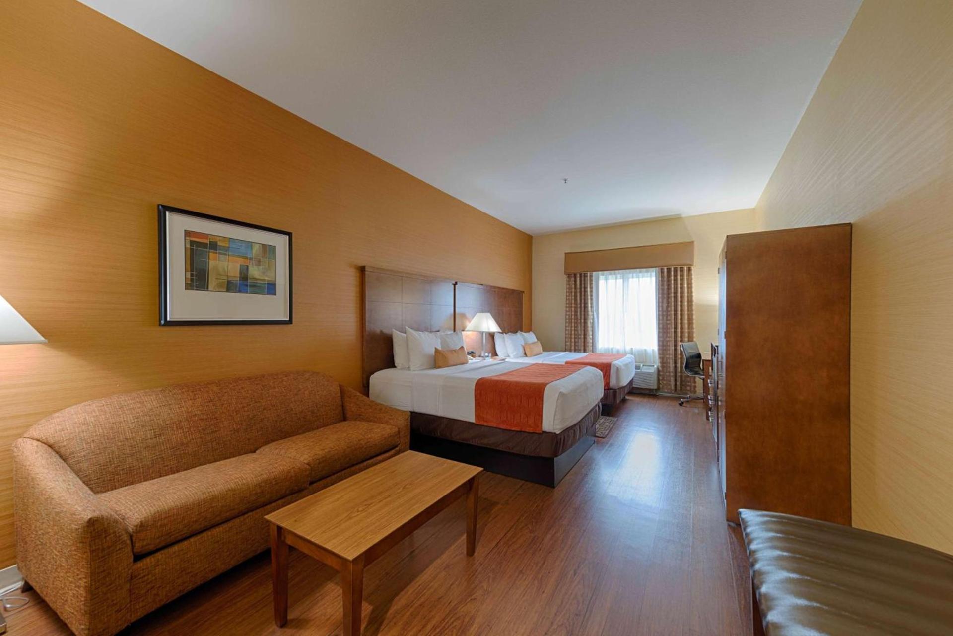 Best Western Plus Delta Inn & Suites photo 7