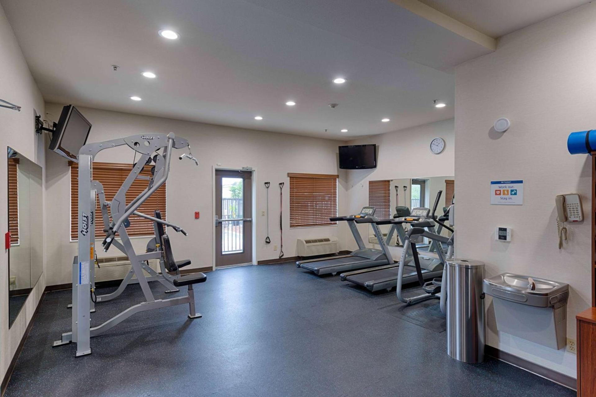 Best Western Plus Delta Inn & Suites photo 3