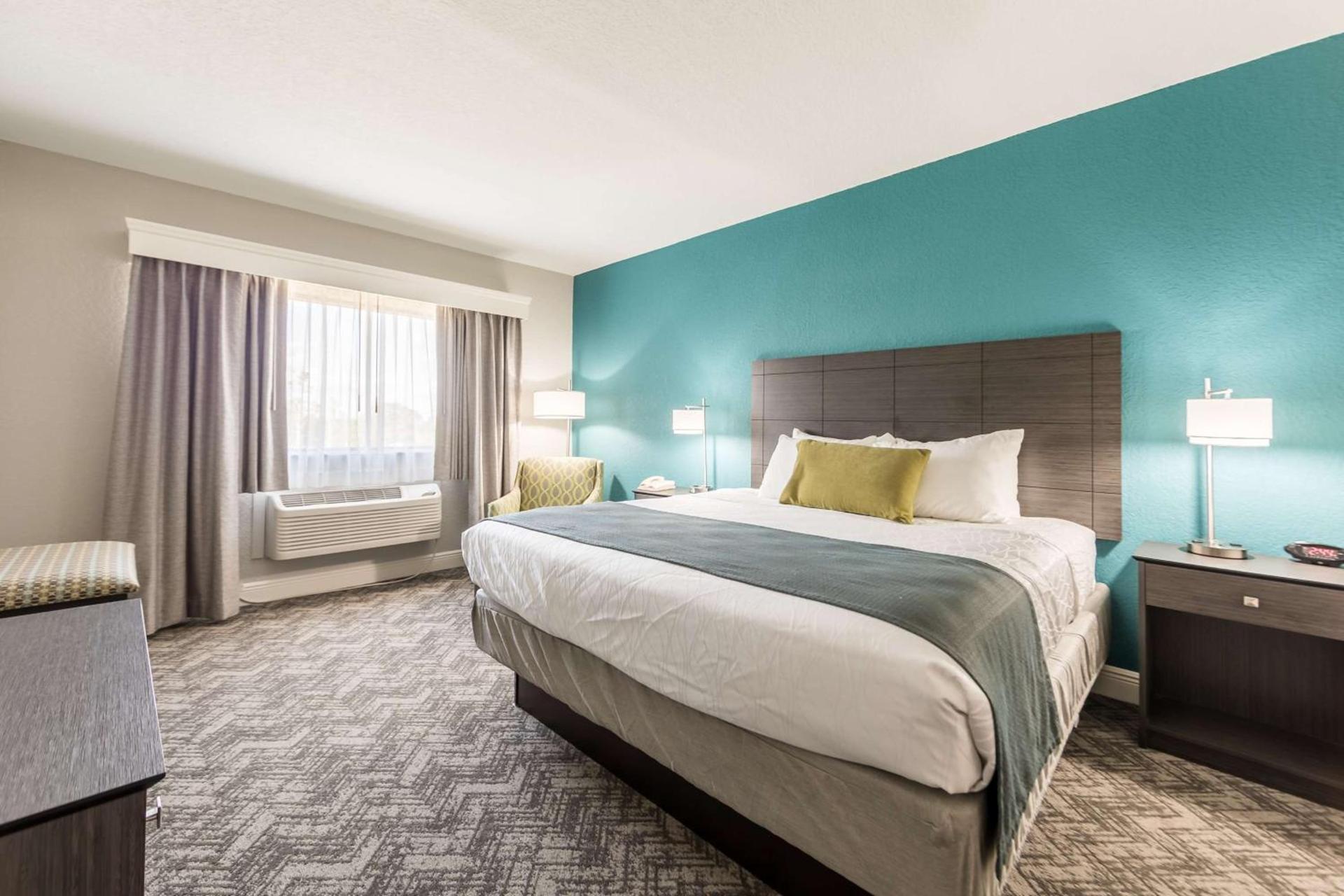 Best Western Plus Sebastian Hotel & Suites photo 8