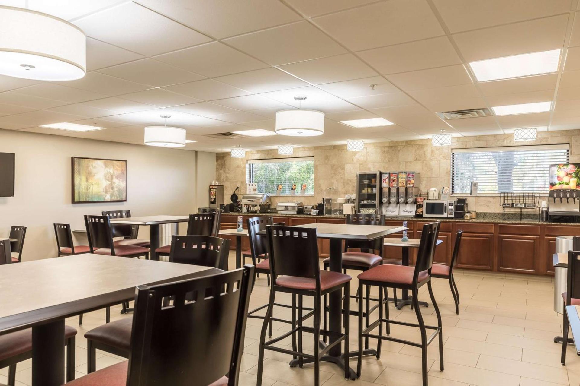 Best Western Plus Sebastian Hotel & Suites photo 23