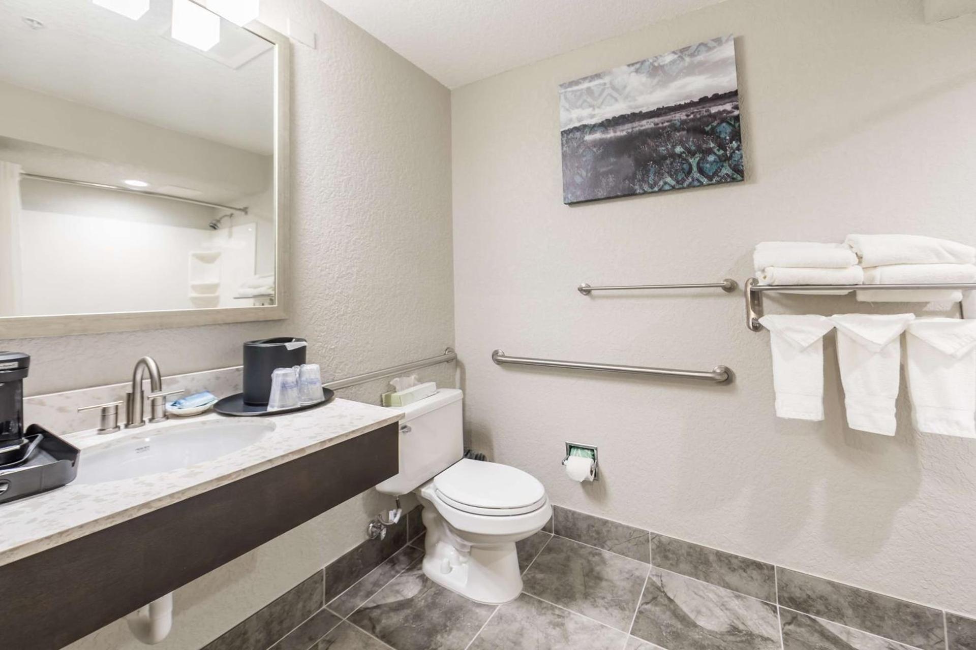 Best Western Plus Sebastian Hotel & Suites photo 62