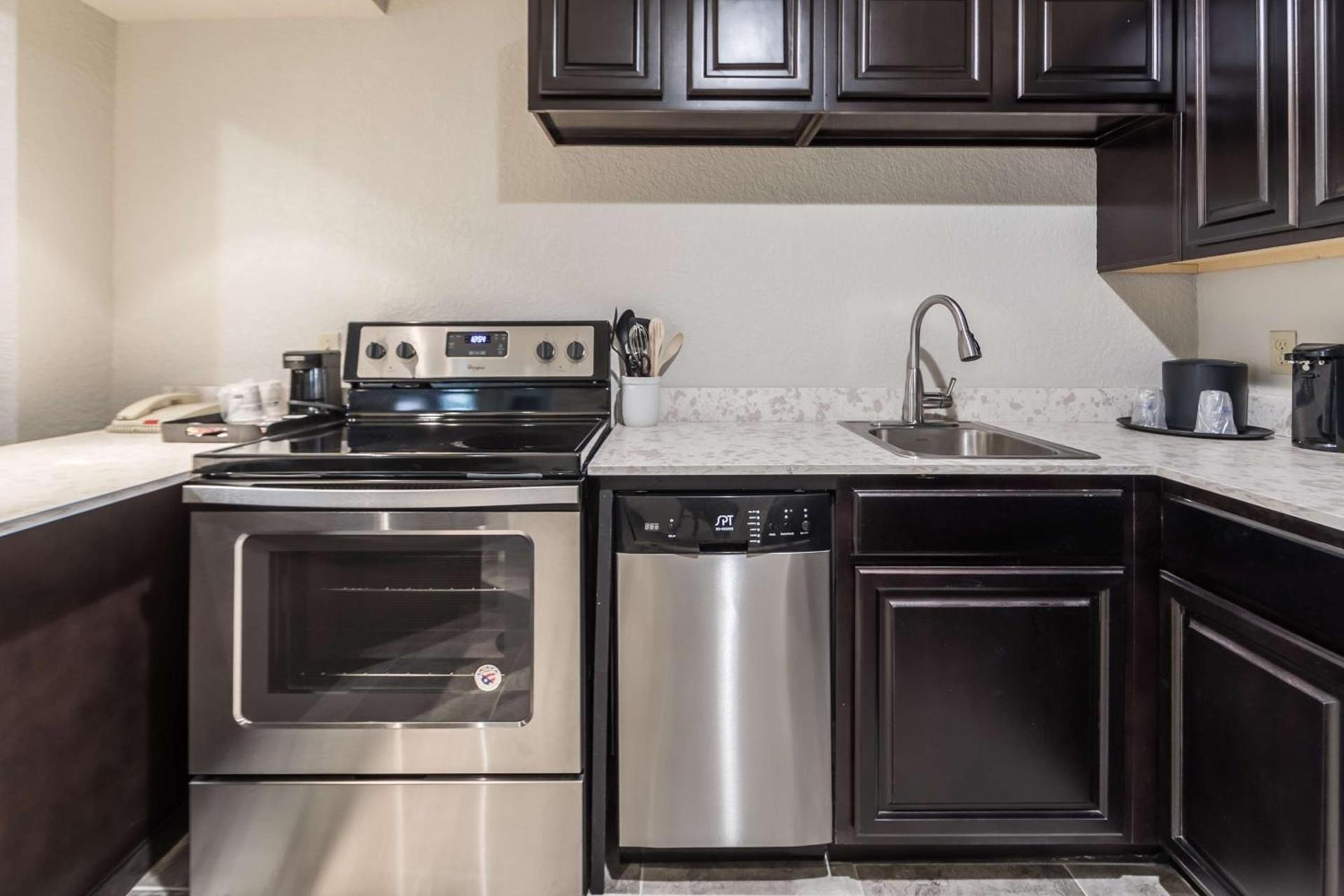 Best Western Plus Sebastian Hotel & Suites photo 43