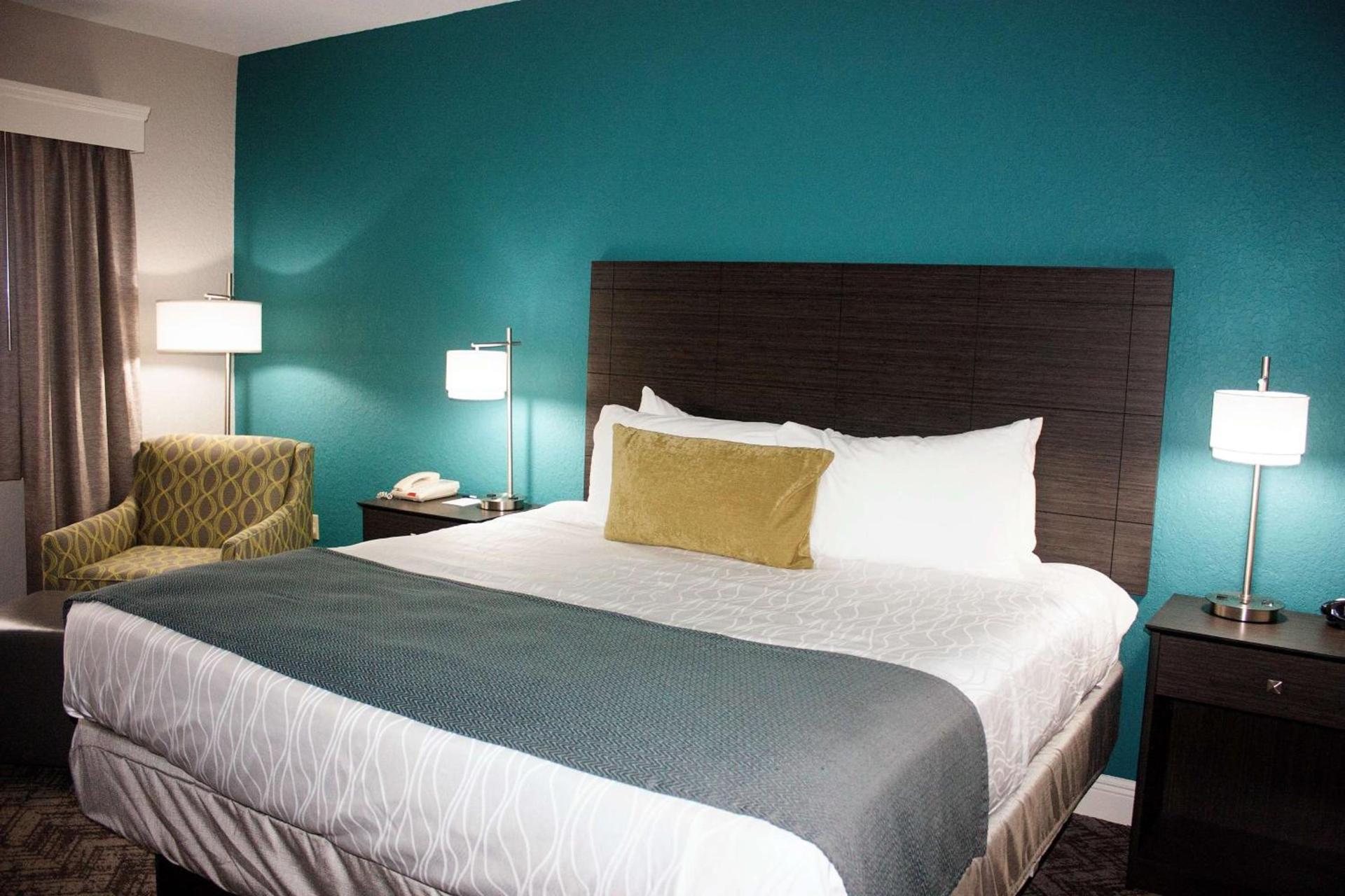 Best Western Plus Sebastian Hotel & Suites photo 60