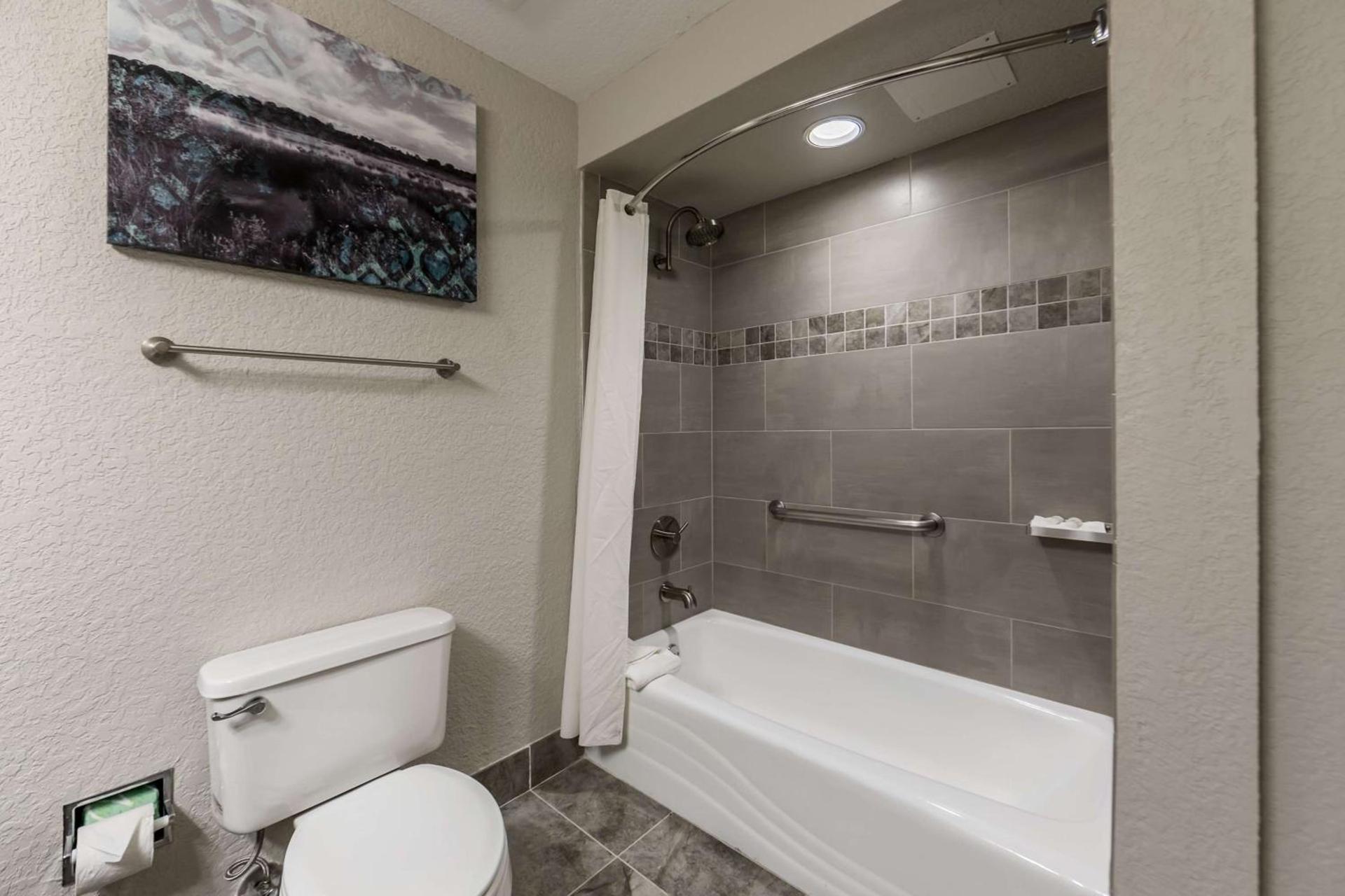 Best Western Plus Sebastian Hotel & Suites photo 65