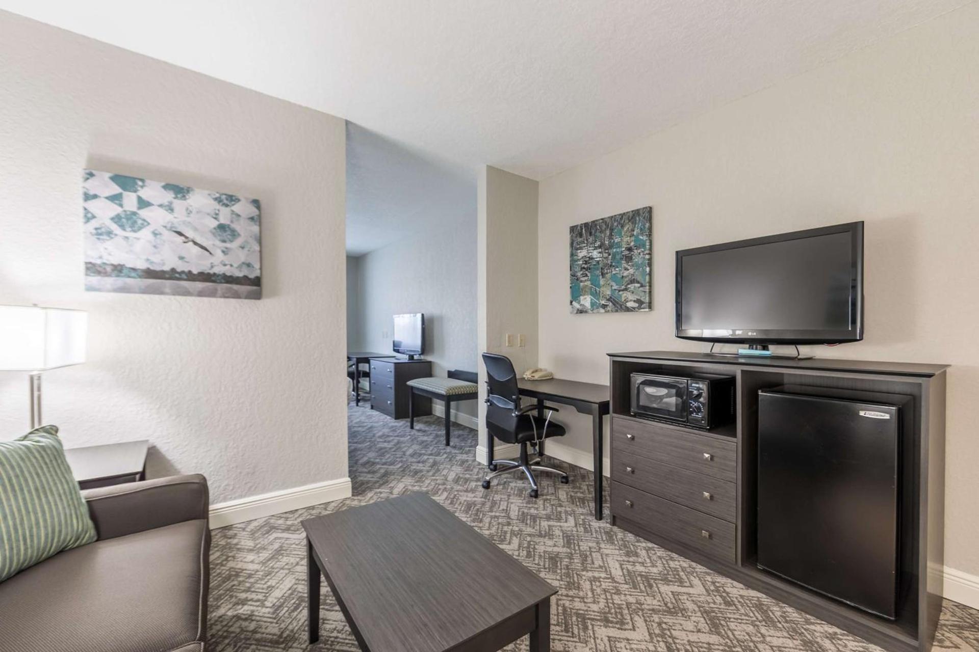 Best Western Plus Sebastian Hotel & Suites photo 51