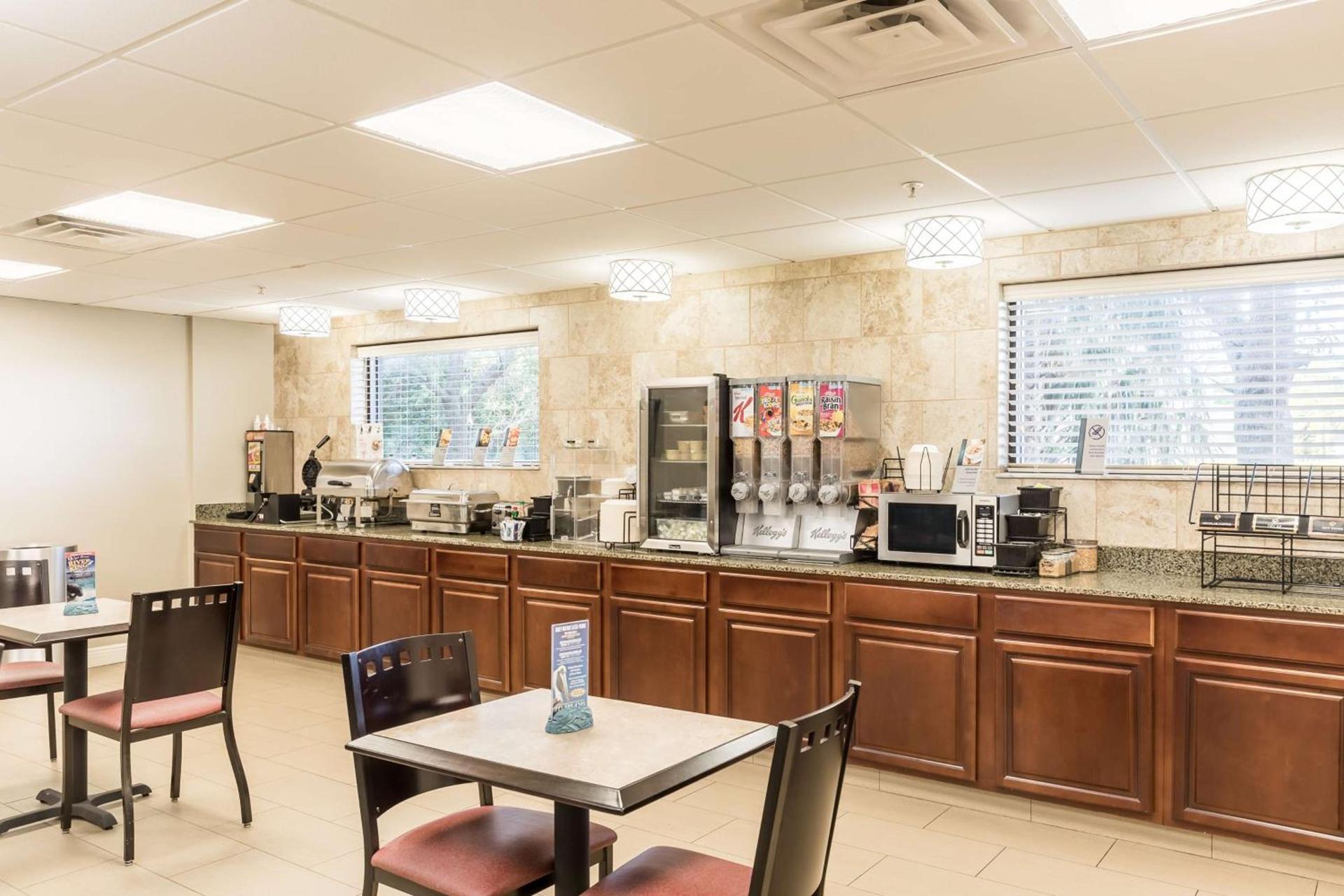 Best Western Plus Sebastian Hotel & Suites photo 22