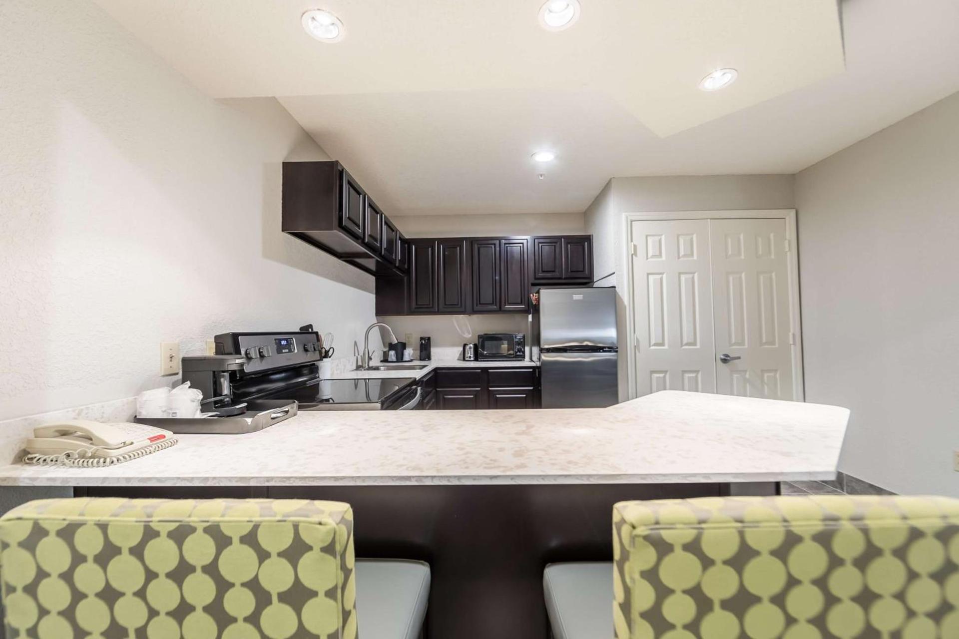 Best Western Plus Sebastian Hotel & Suites photo 41