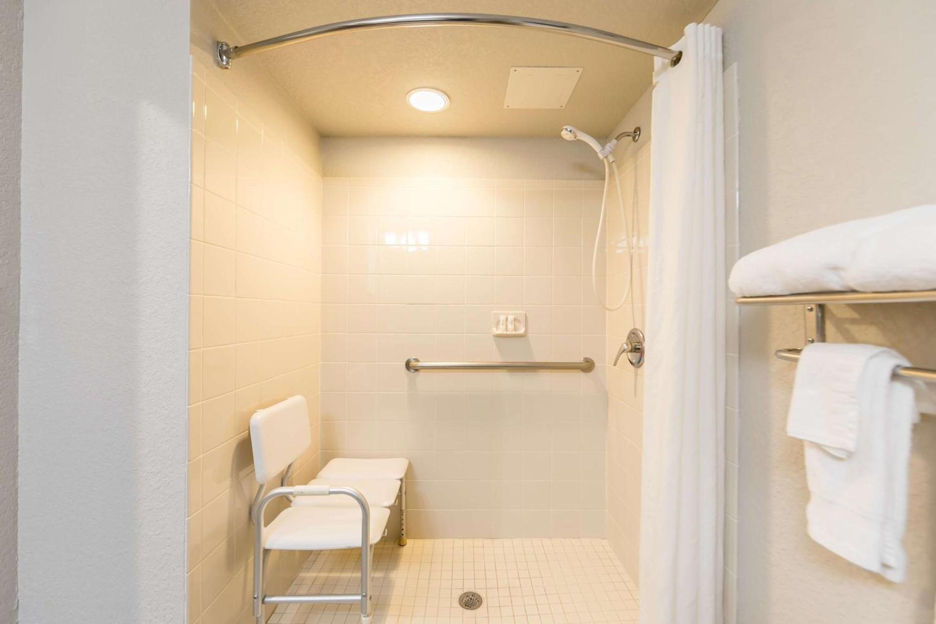 Best Western Plus Sebastian Hotel & Suites photo 63