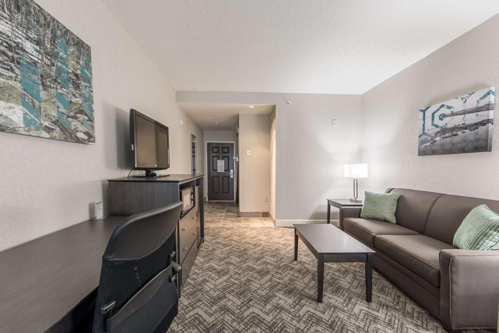 Best Western Plus Sebastian Hotel & Suites photo 50