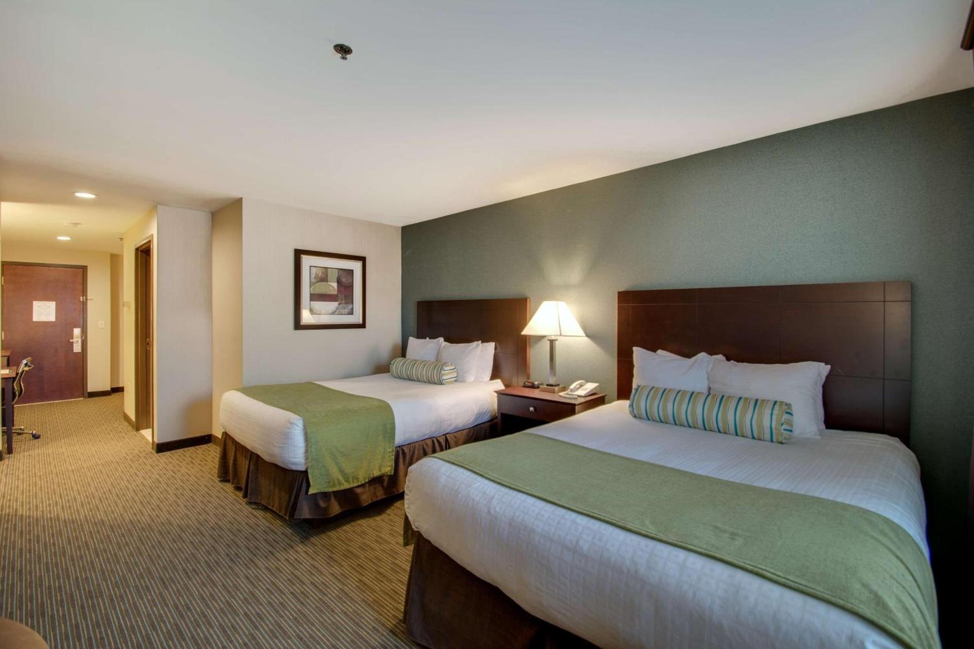 Best Western Plus, The Inn at Hampton photo 20