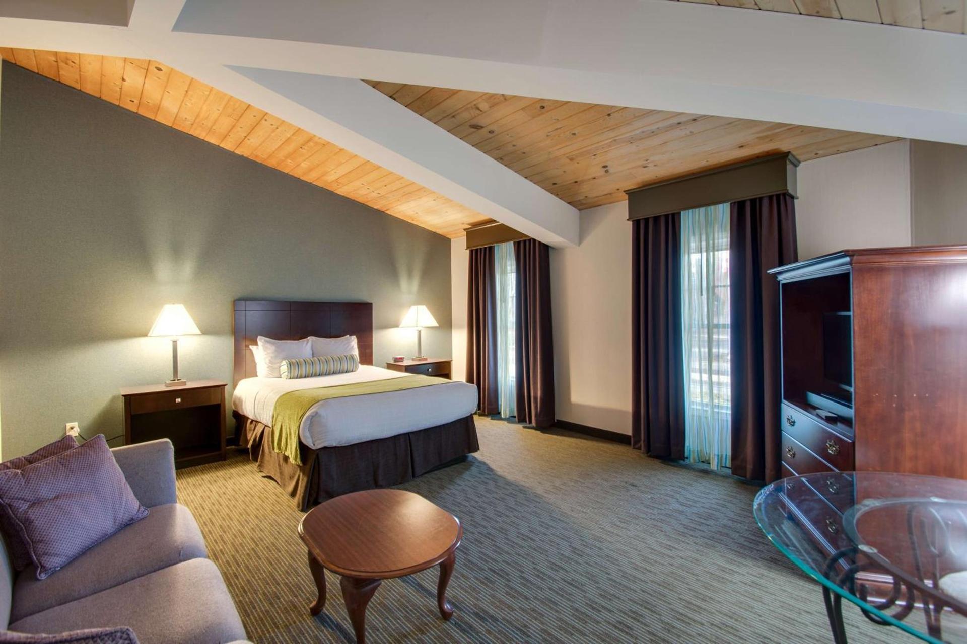 Best Western Plus, The Inn at Hampton photo 24