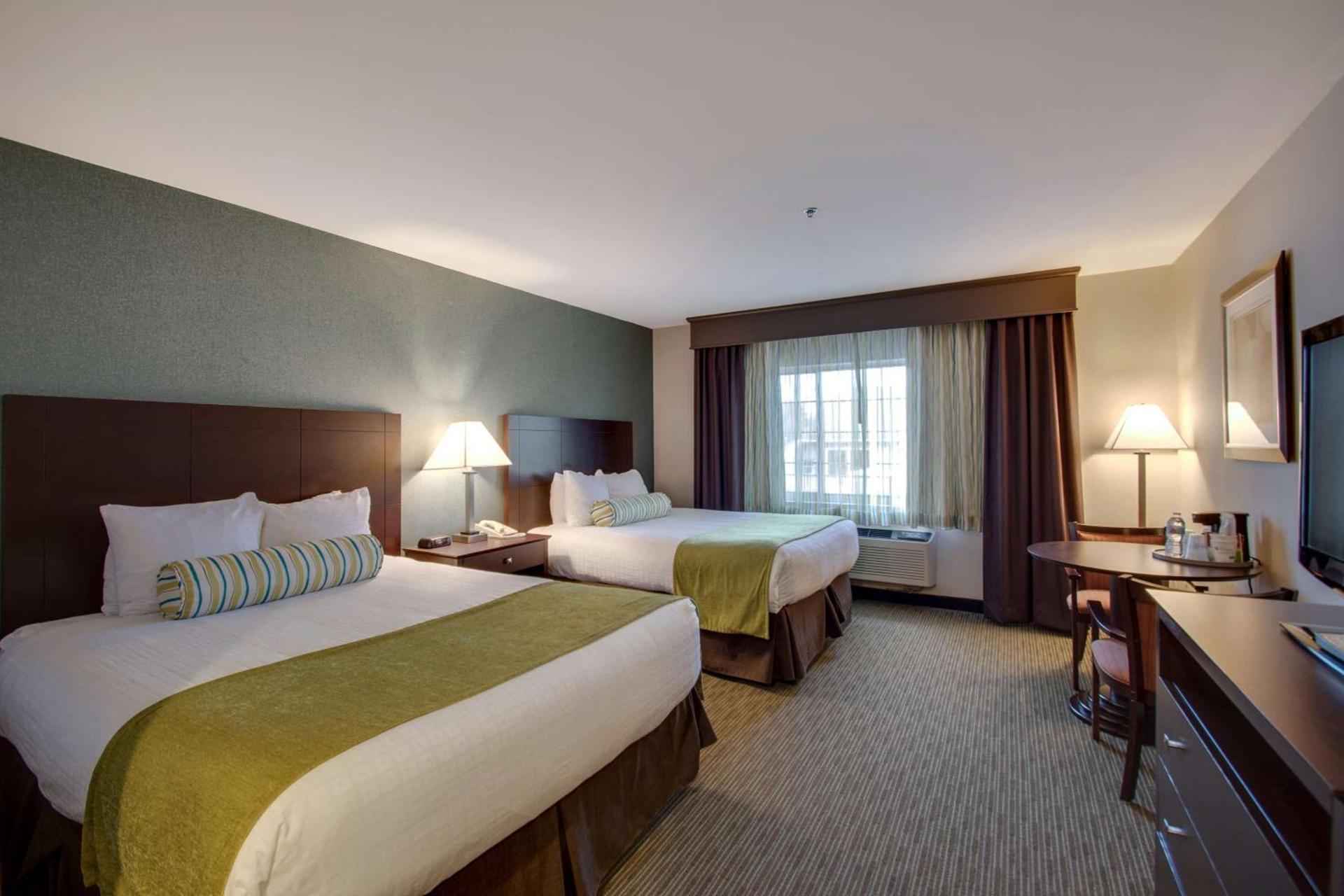 Best Western Plus, The Inn at Hampton photo 28