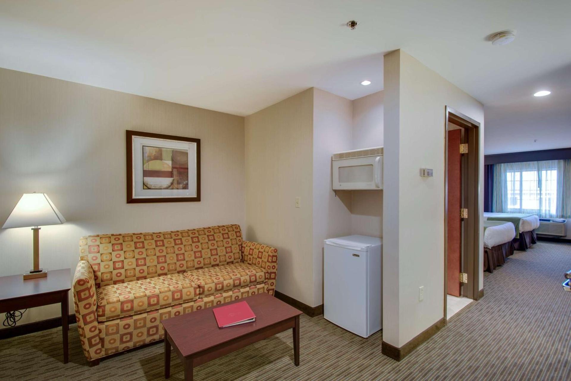 Best Western Plus, The Inn at Hampton photo 29