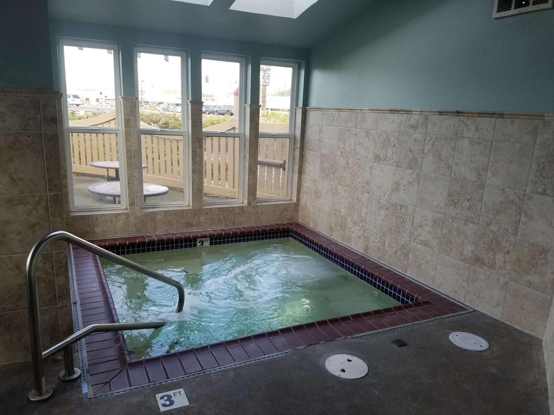 Best Western Plus Rivershore Hotel photo 20
