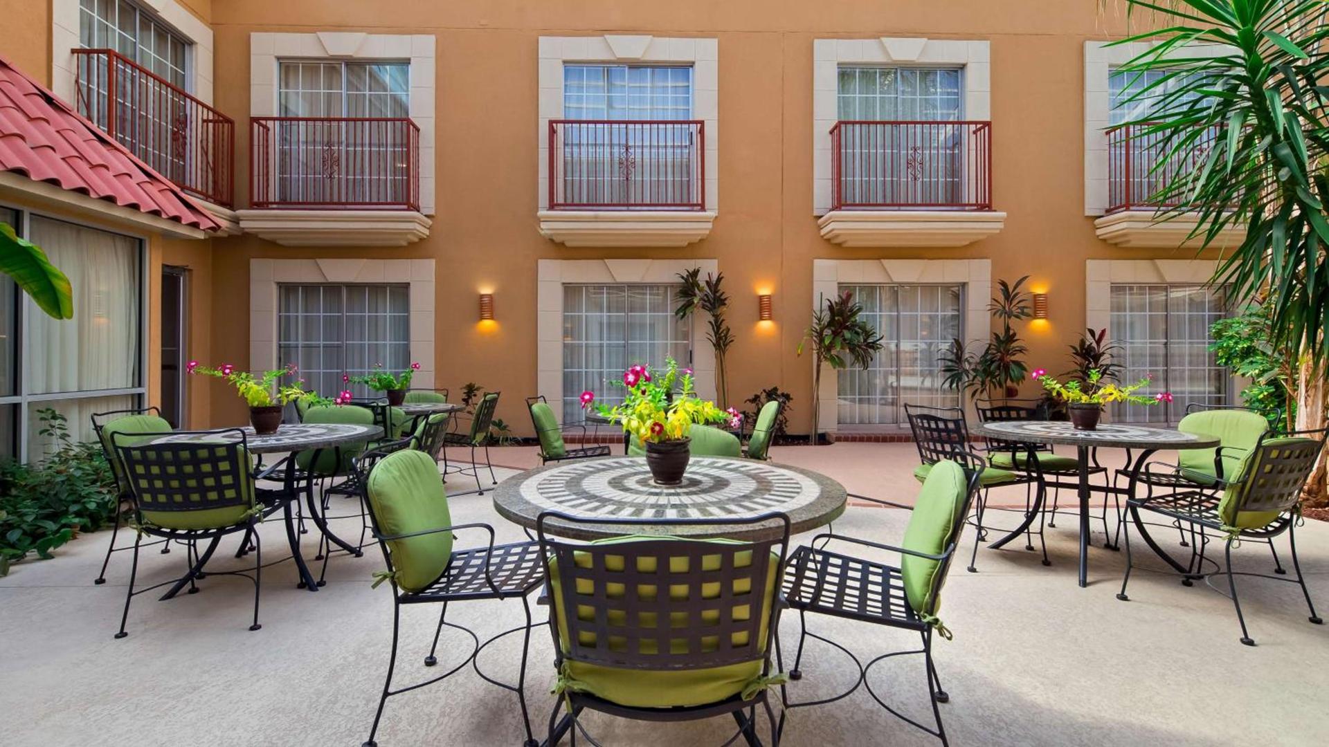 Best Western Plus Atrium Inn photo 2