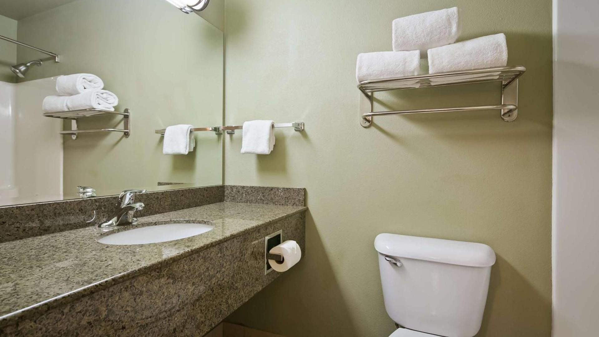 Best Western Plus Kennewick Inn photo 13